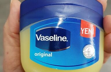 Използвайте вазелин за увеличаване на член